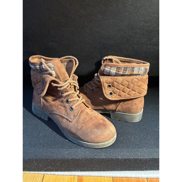 Arizona Jean Co Women’s Brown Suede Lace Ankle Boots Plaid Lined Fold  Size 7 - Picture 5 of 7